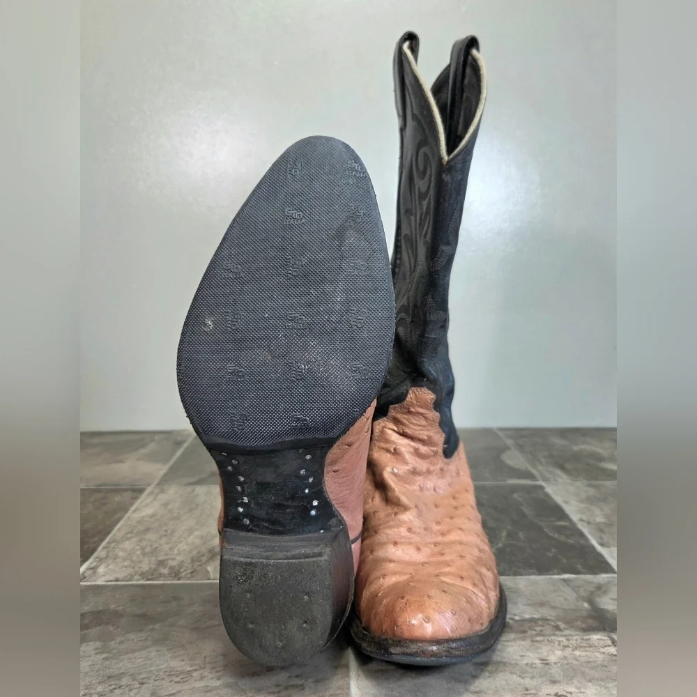 VINTAGE JUSTIN FULL QUILL OSTRICH LEATHER WESTERN BOOTS.